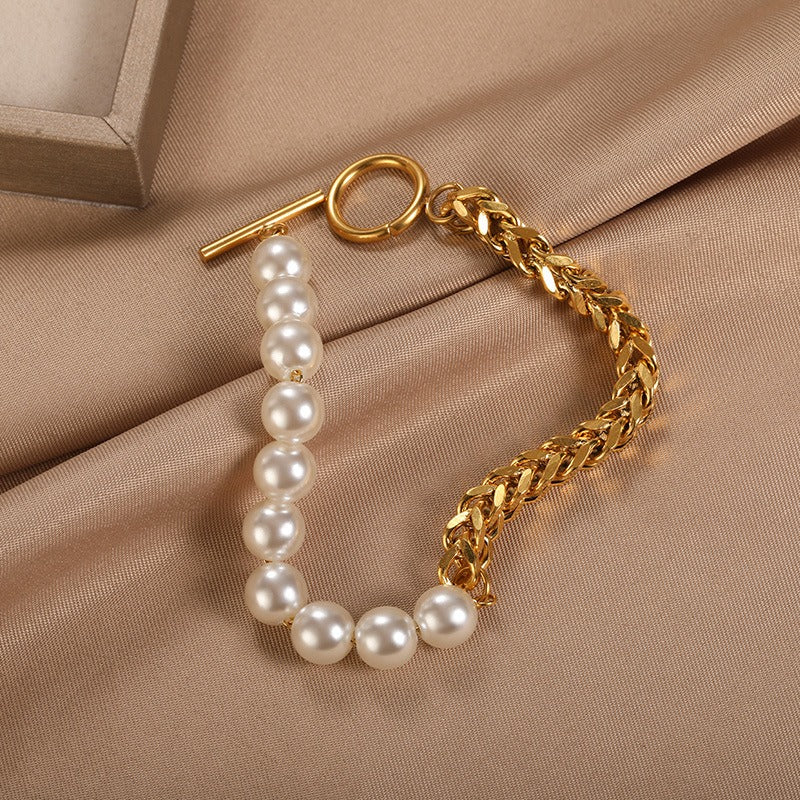 Cassia – Pulsera Dorada Elegante con Perlas