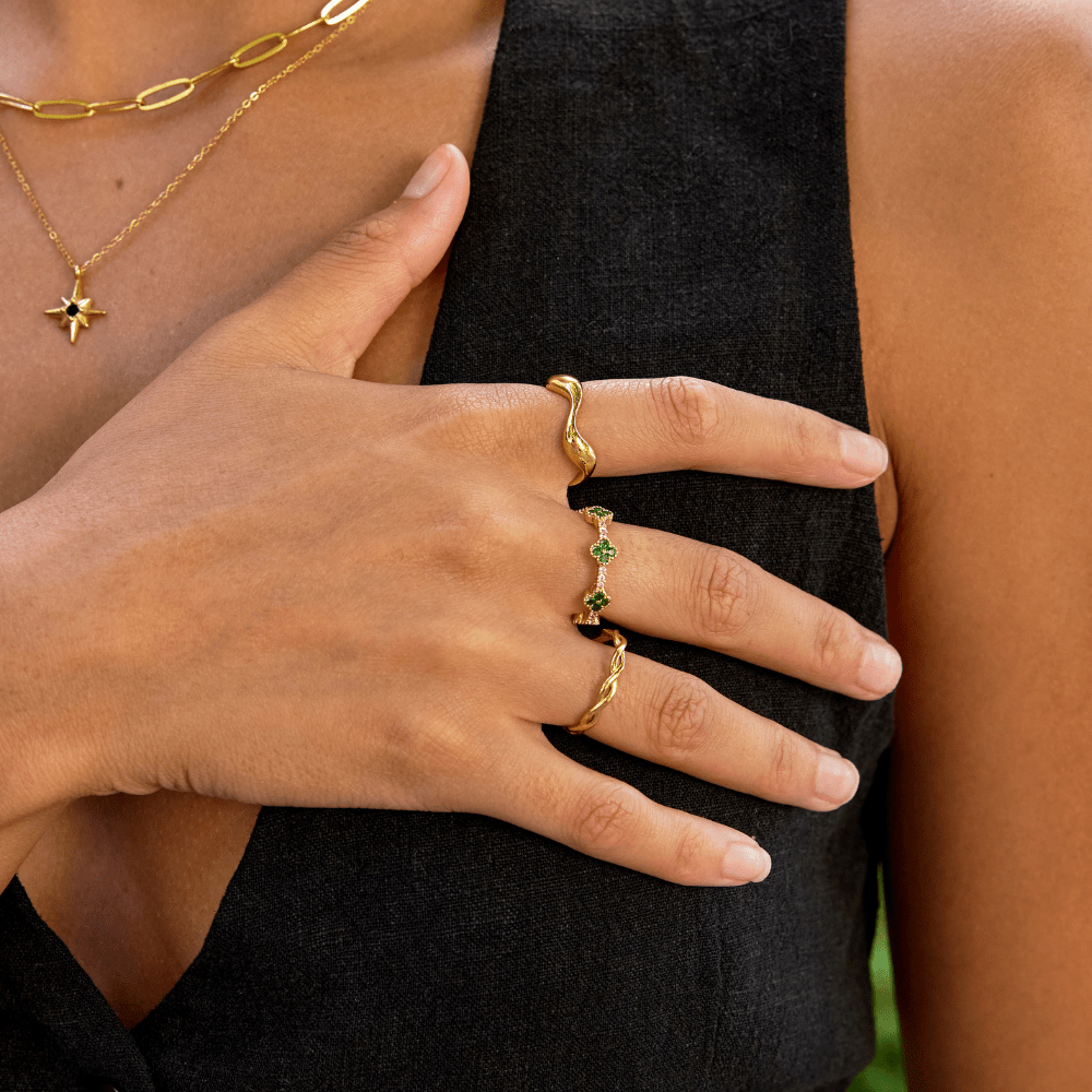 Tarah – Anillo Ola en Oro 18K