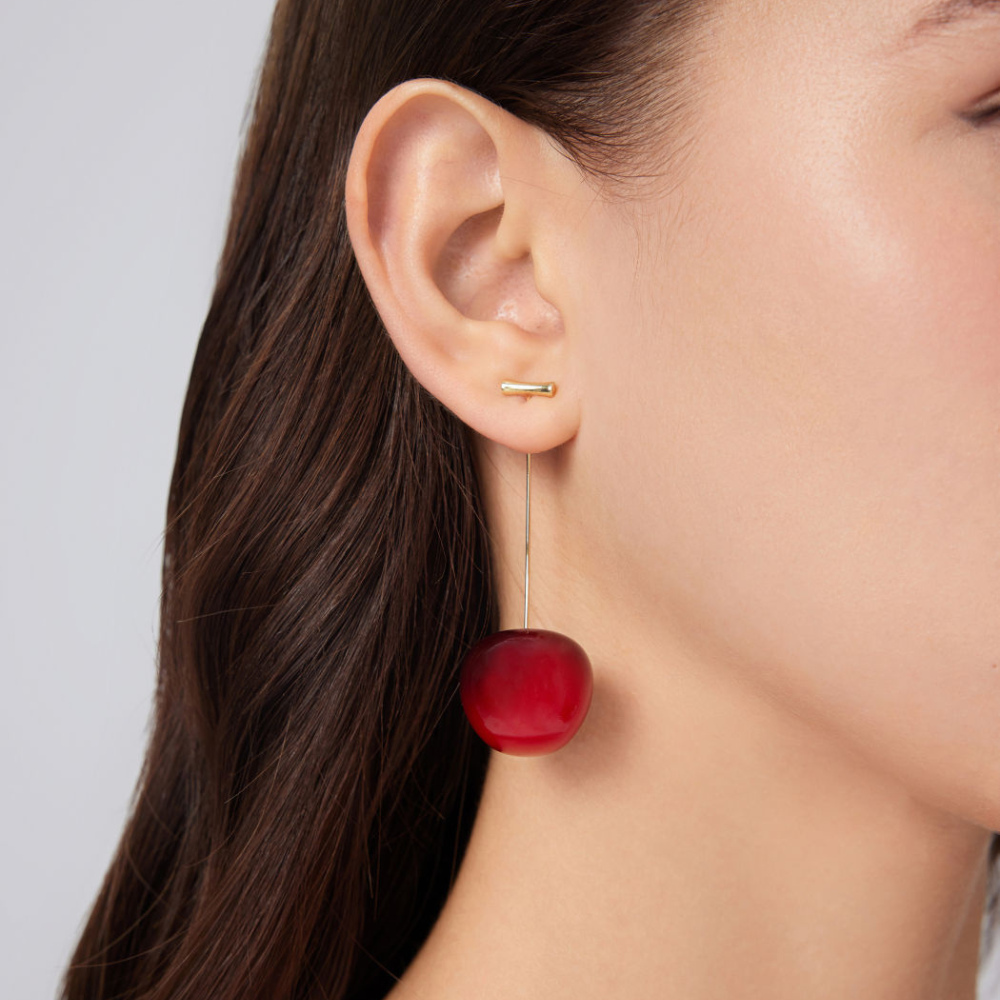 Red Cherry Earrings - Ligero pendiente de cereza