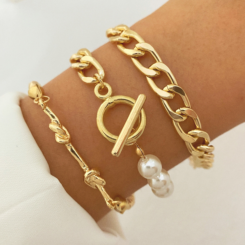 Pulsera apilada de oro de 18 quilates - Apilamiento de pulseras para chicas doradas