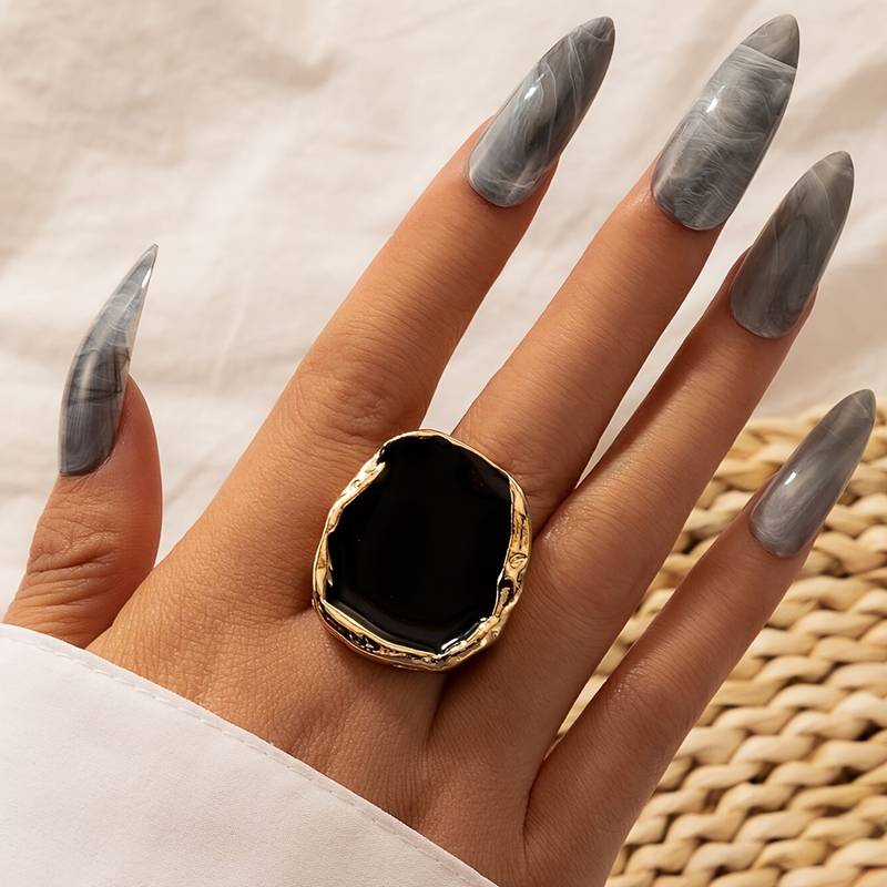 Anillo Vintage de Piedra Negra Grande