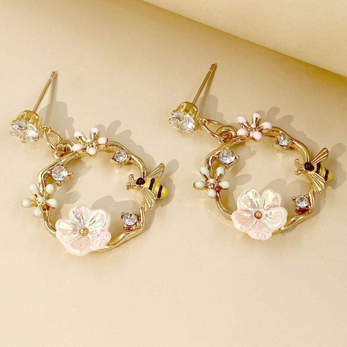 Pendientes de Mujer con Diseño de Corona de Flores (Par)