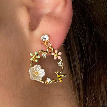 Pendientes de Mujer con Diseño de Corona de Flores (Par)