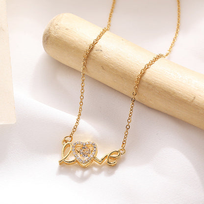 Love Spelled - Collar con colgante de amor