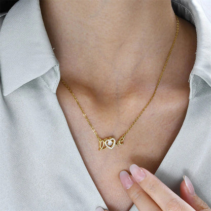 Love Spelled - Collar con colgante de amor