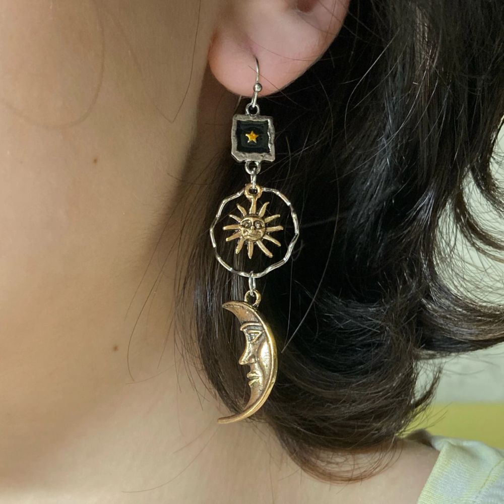 Damas Sol y Luna Pendientes en Diseño Mismatch (Par)