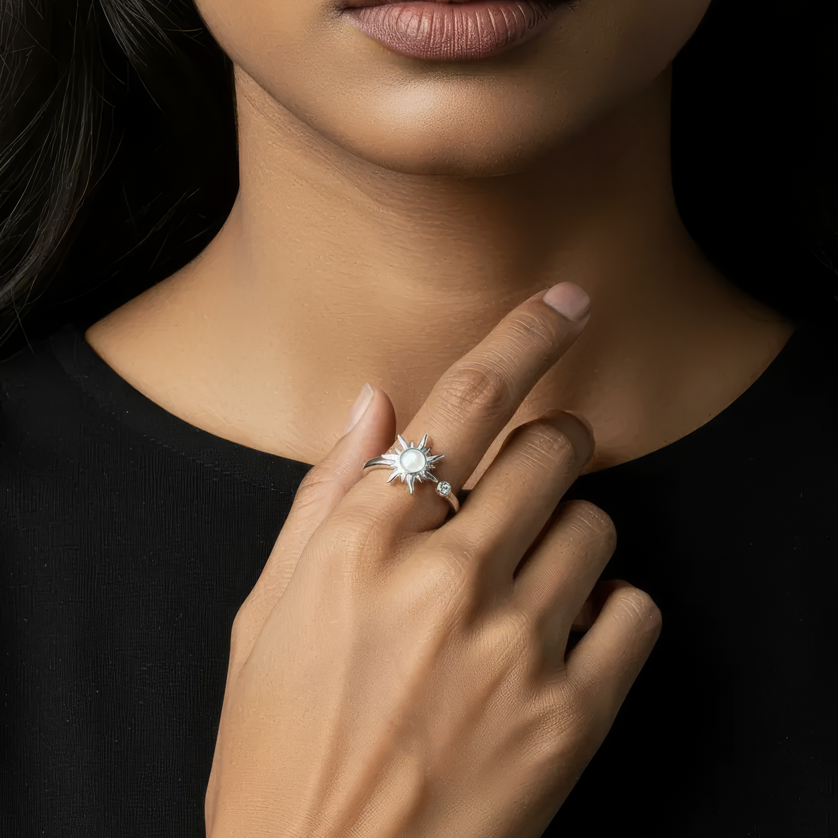 Anillo Anti-Estrés Ajustable para Dama con Motivo de Sol y Detalle Giratorio
