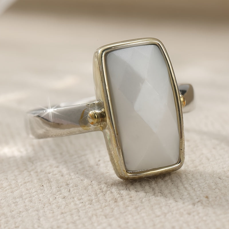 Anillo Geométrico de Mujer con Moonstone y Diseño Boho