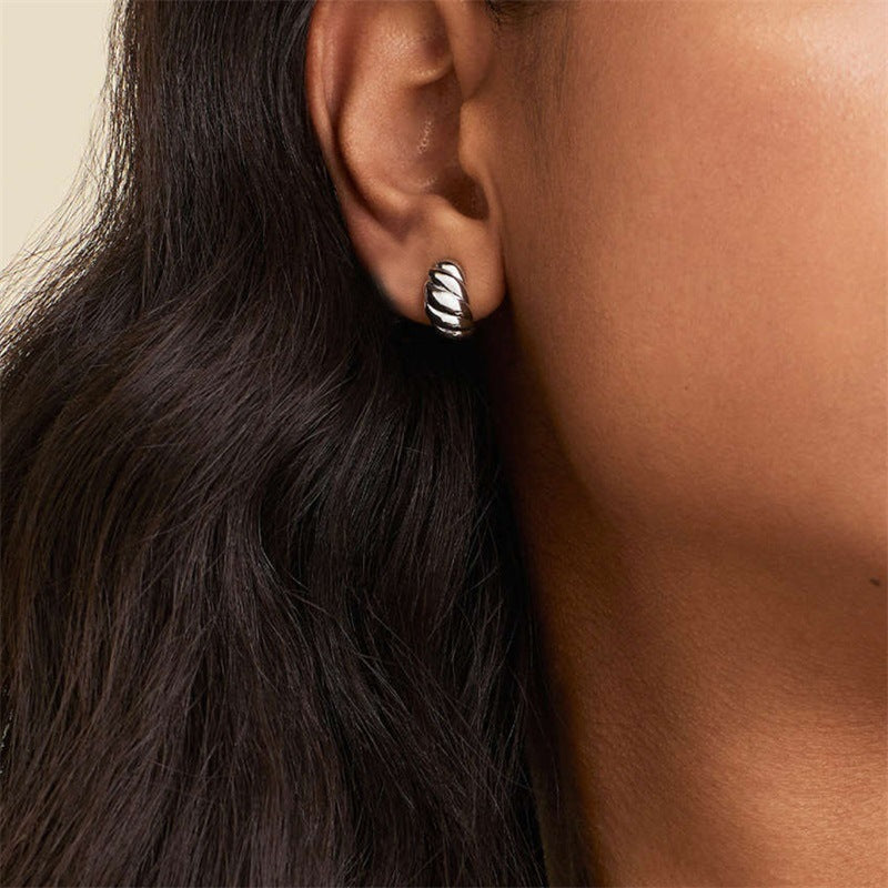 Ellie – Pendientes Croissant Dorado