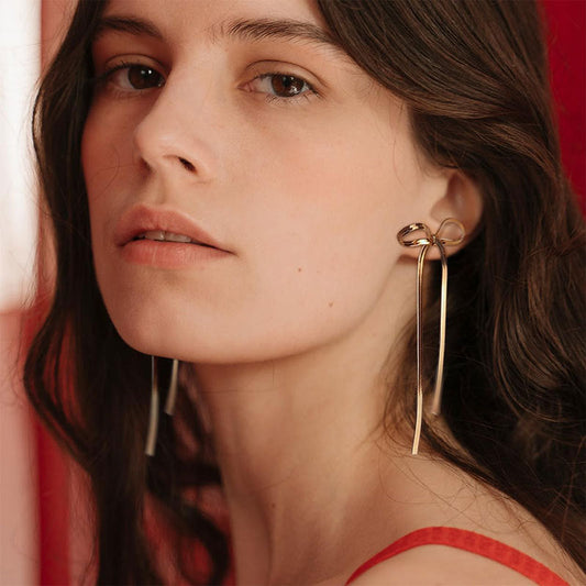 Nira – Pendientes Nudo Delicados