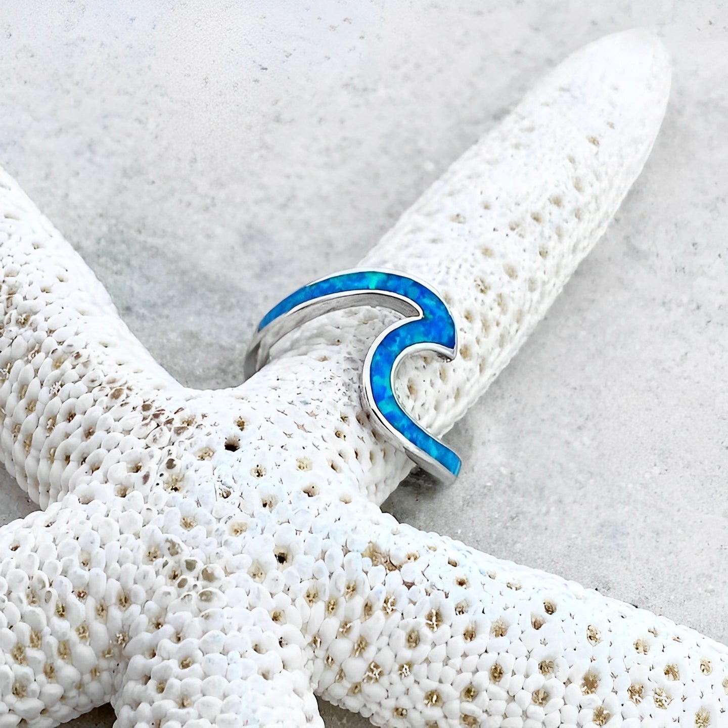 Nerina – Anillo Ola Marina en Ópalo y Plata