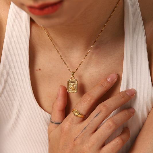 Celeste – Collar Ángel Elegante