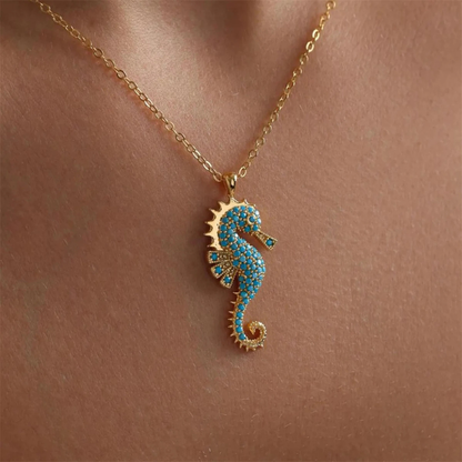 Collar de dama con colgante de caballito de mar en diseño océano