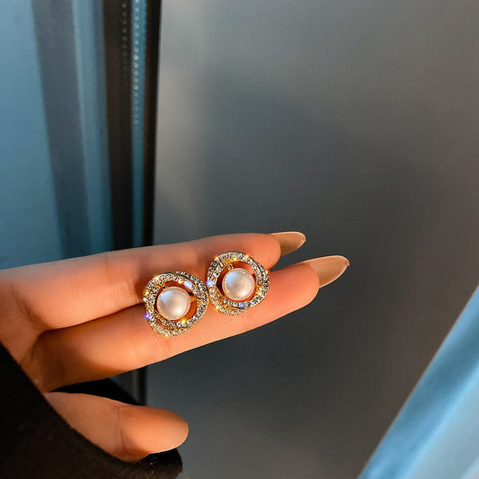 Aveline – Pendientes Elegantes con Perlas en Espiral