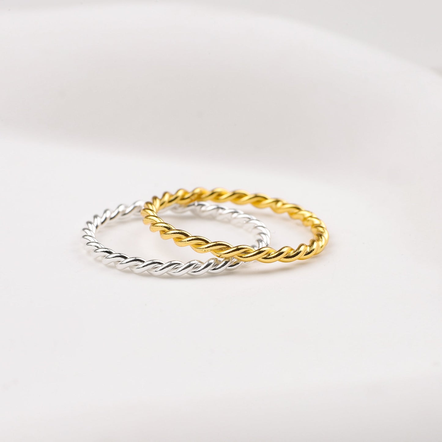 Manon – Anillo Apilable Trenzado