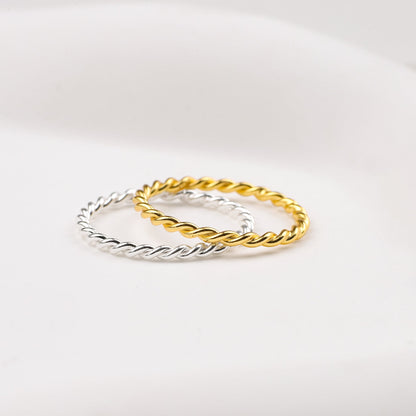 Manon – Anillo Apilable Trenzado