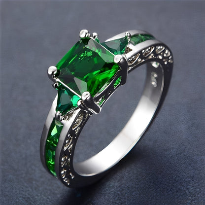 Manon – Anillo Refinado Esmeralda Blanca Dorada