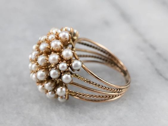 Alma – Anillo Dorado Incrustado de Perlas