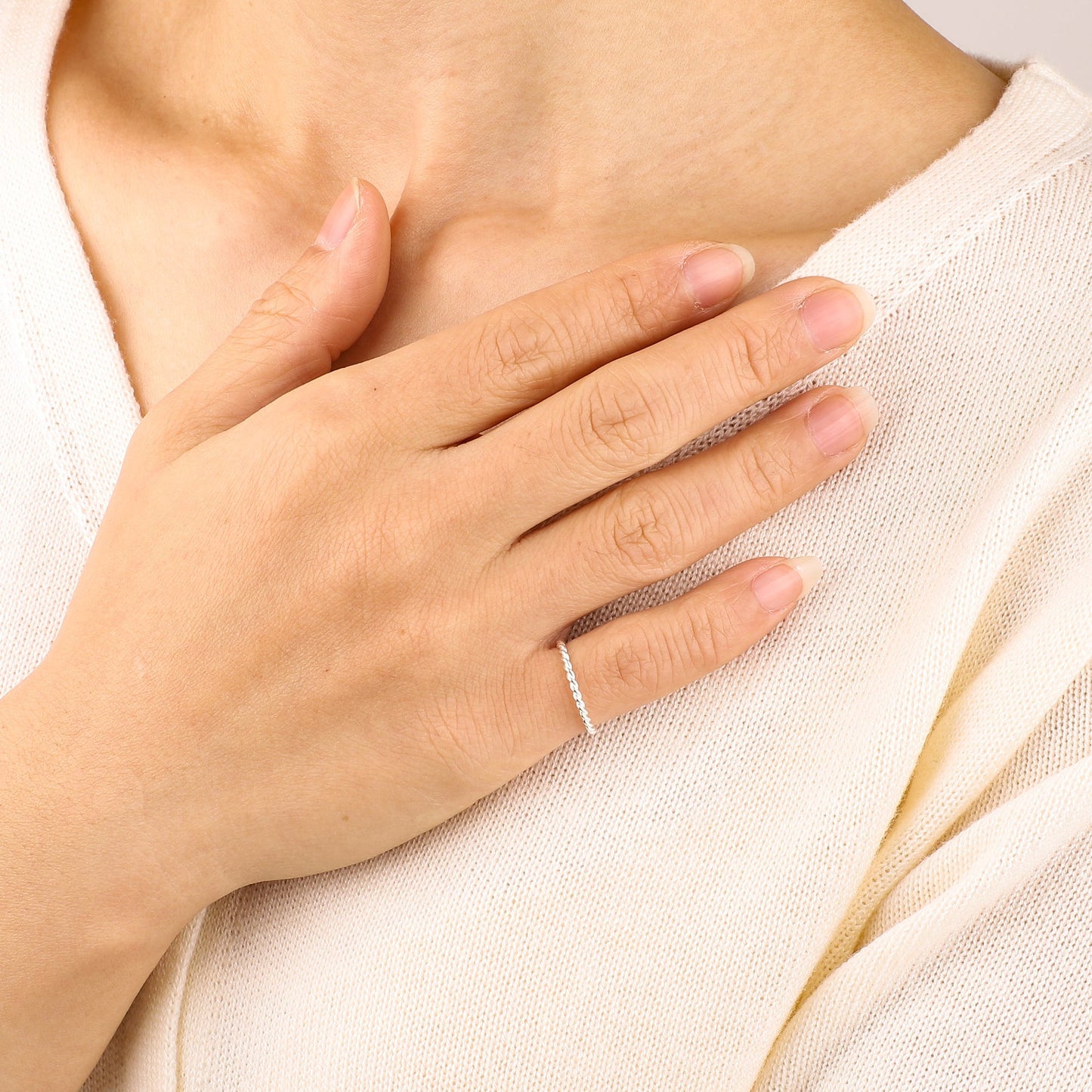 Manon – Anillo Apilable Trenzado