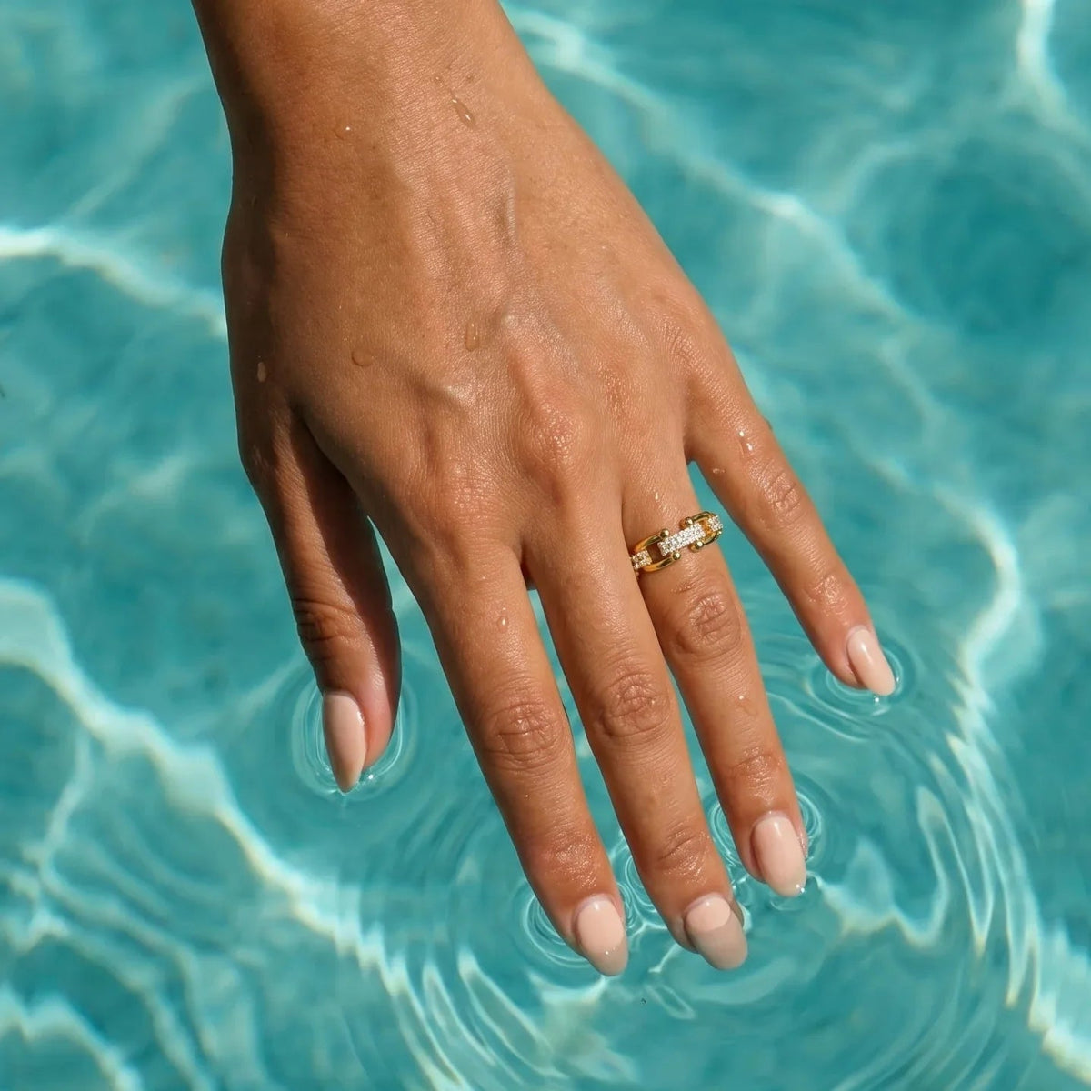 Dama Anillo Abierto Ajustable con Simulantes de Diamante