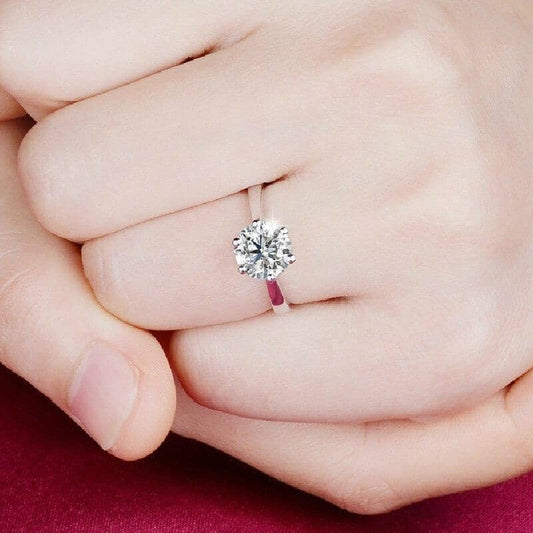 Ashley – Anillo de Boda Elegante con Diamante Simulado