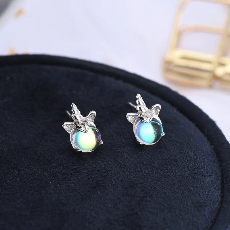 Pegah - Pendientes de Unicornio de Plata con Piedra