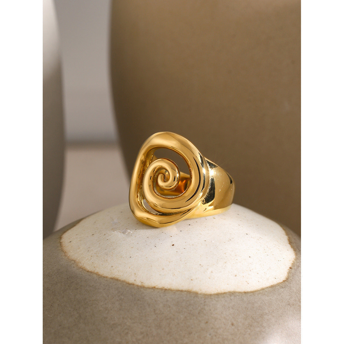 Britney – Anillo Torcido Elegante