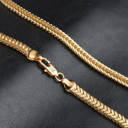 Camille – Collar Liso Exquisito Chapado en Oro 18K