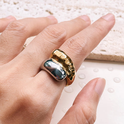Gillian – Anillo Bicolor Entrelazado