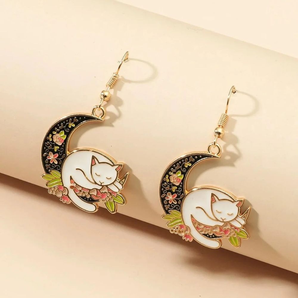 Aretes de mujer con gato en medio de la luna - Par