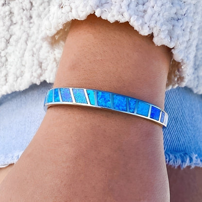 Ocean – Pulsera de Ópalo Azul y Plata