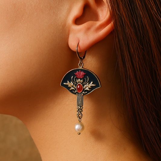 Raisa – Pendientes Boho con Perlas y Cristal Rojo