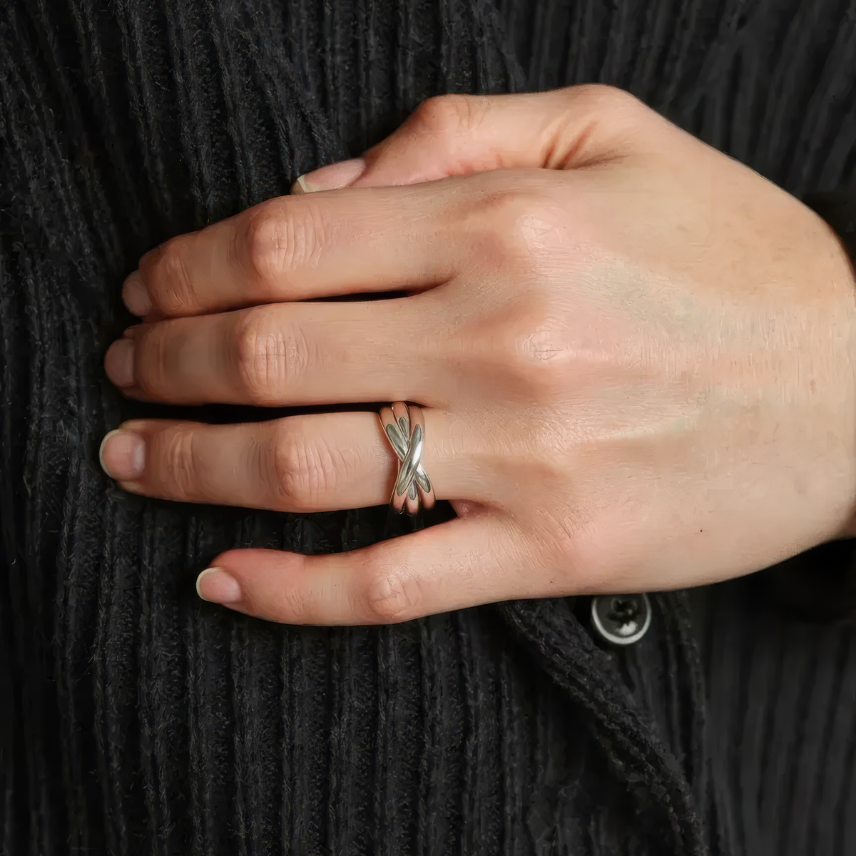 Damas Anillo de 3 Filas con Diseño de Giro Interconectado