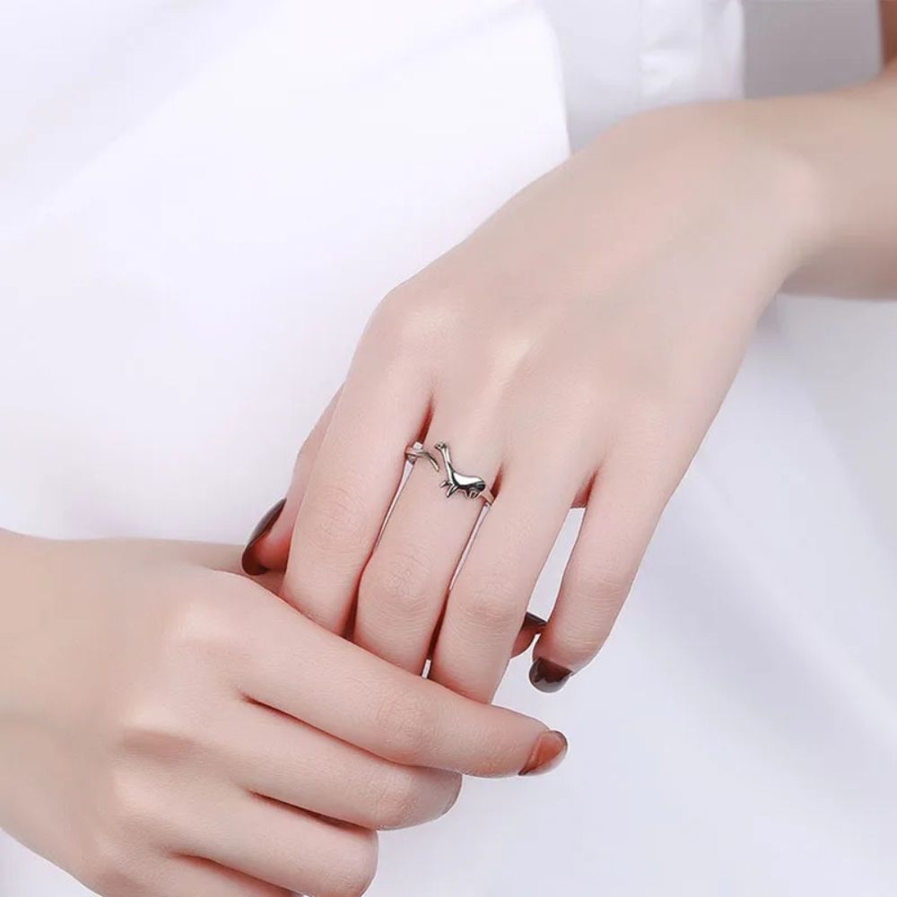 Anillo de Dinosaurio Ajustable con Diseño Abierto
