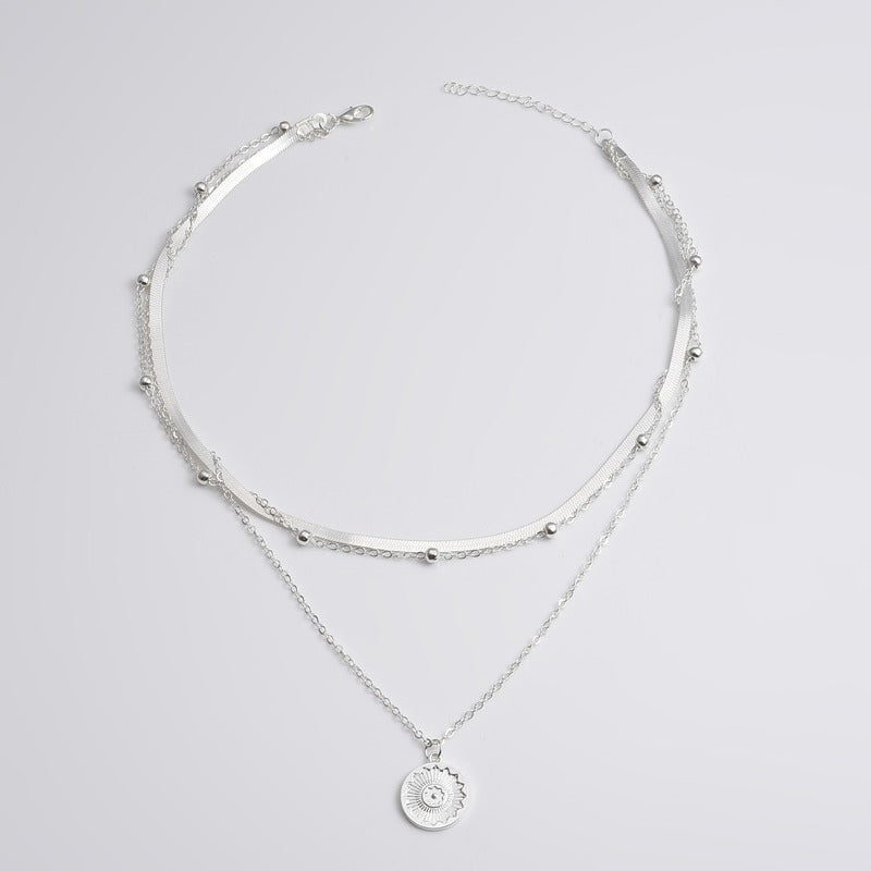 Elegancia Radiante – Collar Clásico de Plata