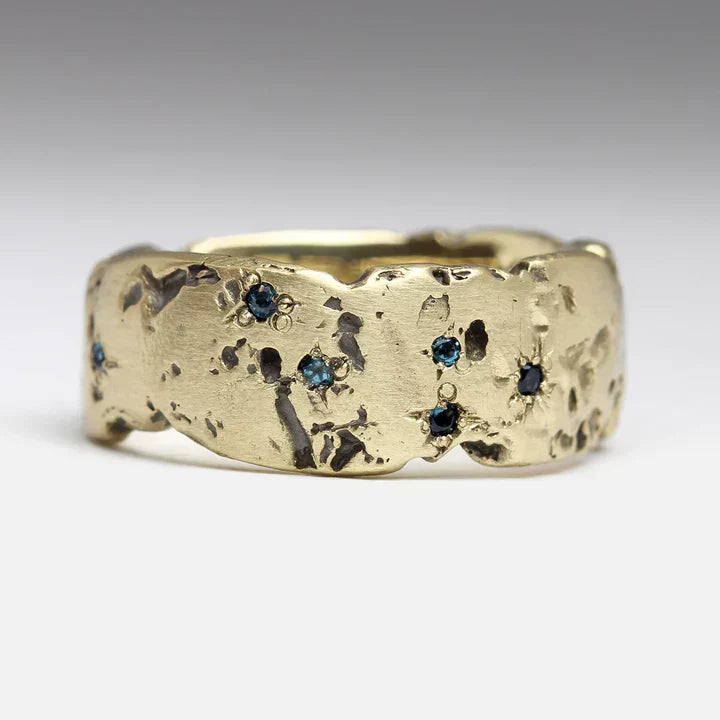 Crissa – Anillo Vintage Dorado Cristal Azul Engastado