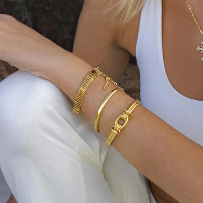 Aegis – Pulsera Nudo Minimalista