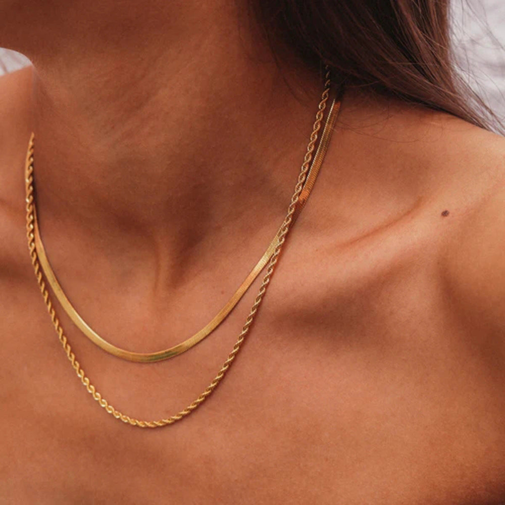 Alba – Collar Cadena Dorado Elegante