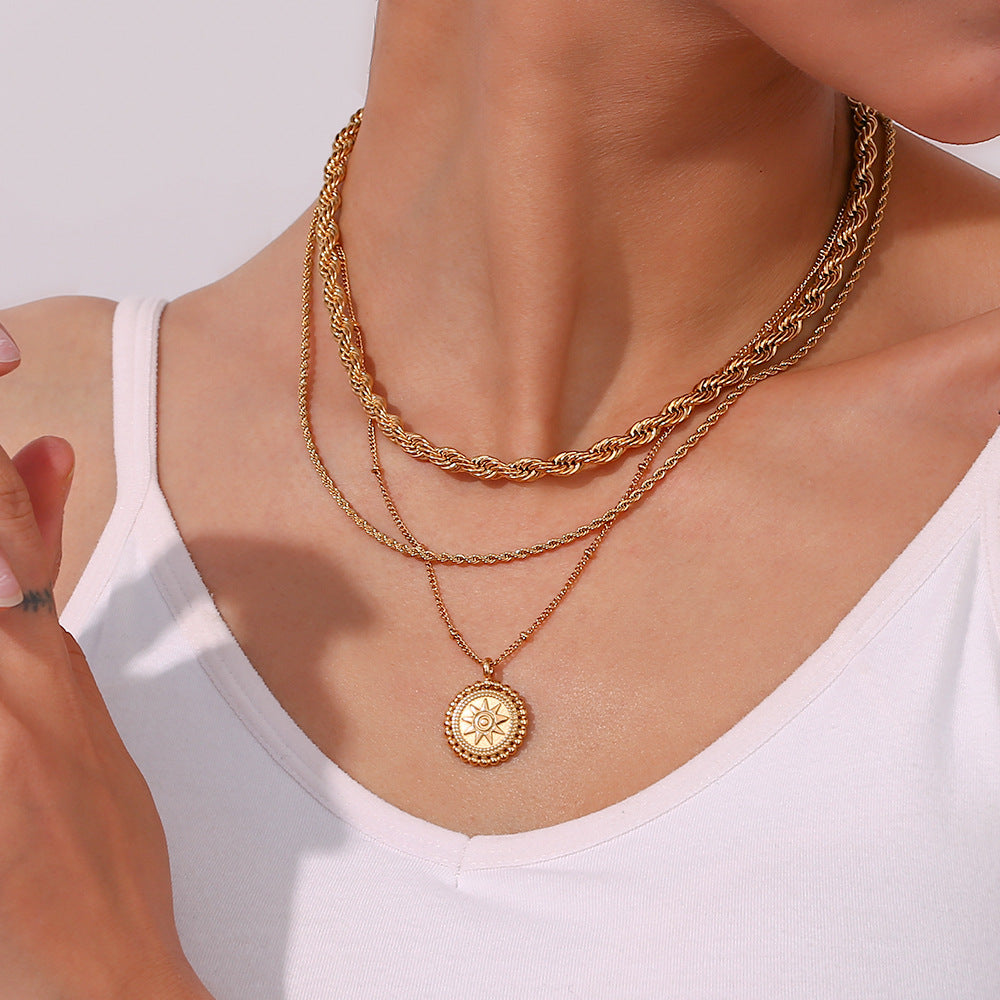 Nelia – Collar Dorado Elegante
