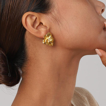 Amelia – Bisutería de Pendientes Florales Elegantes