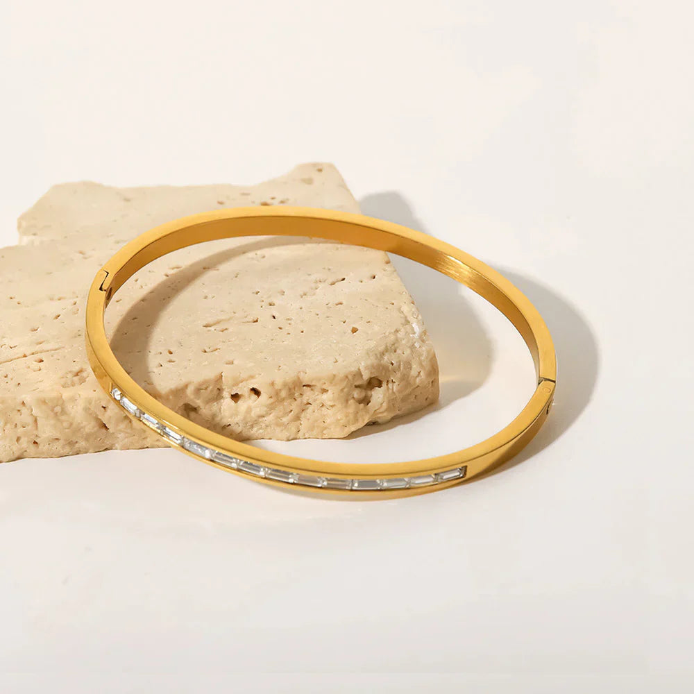 Amira – Pulsera Dorada Refinada