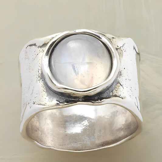 Helga – Anillo de Plata y Piedra de Luna