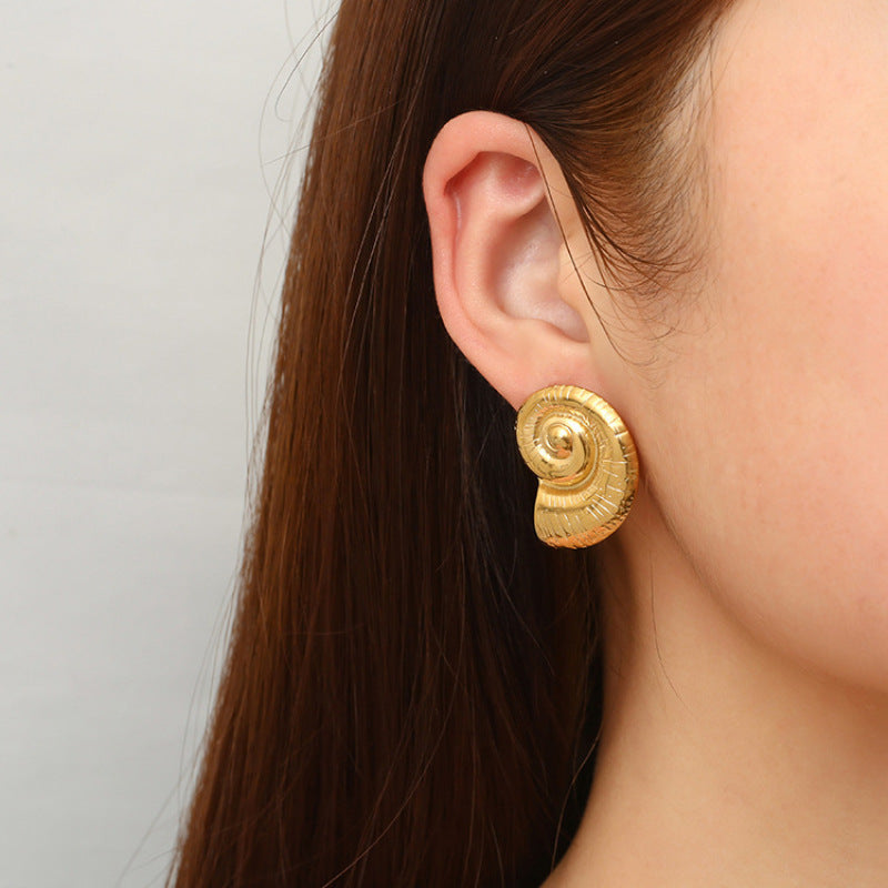 Pia – Pendientes Concha Elegantes