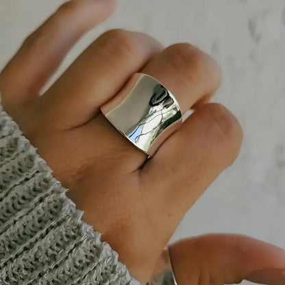 Athena – Anillo Dorado Elegante