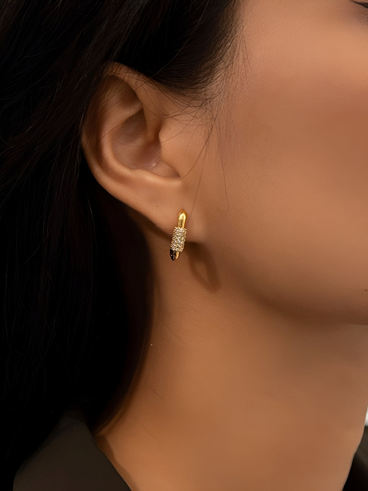 Stacey – Pendientes Cuadrados Incrustados de Zirconio
