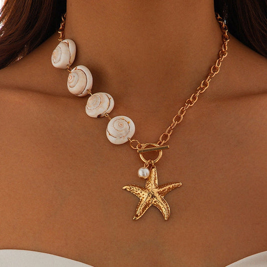 Coralie – Collar Concha & Estrella de Mar Dorado