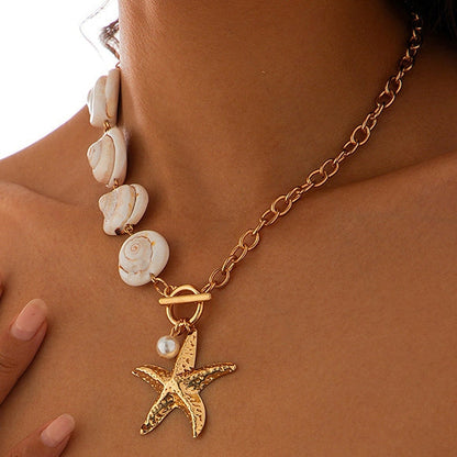 Coralie – Collar Concha & Estrella de Mar Dorado