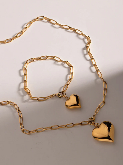 Babette – Collar Cadena Paperclip con Corazones Dorados