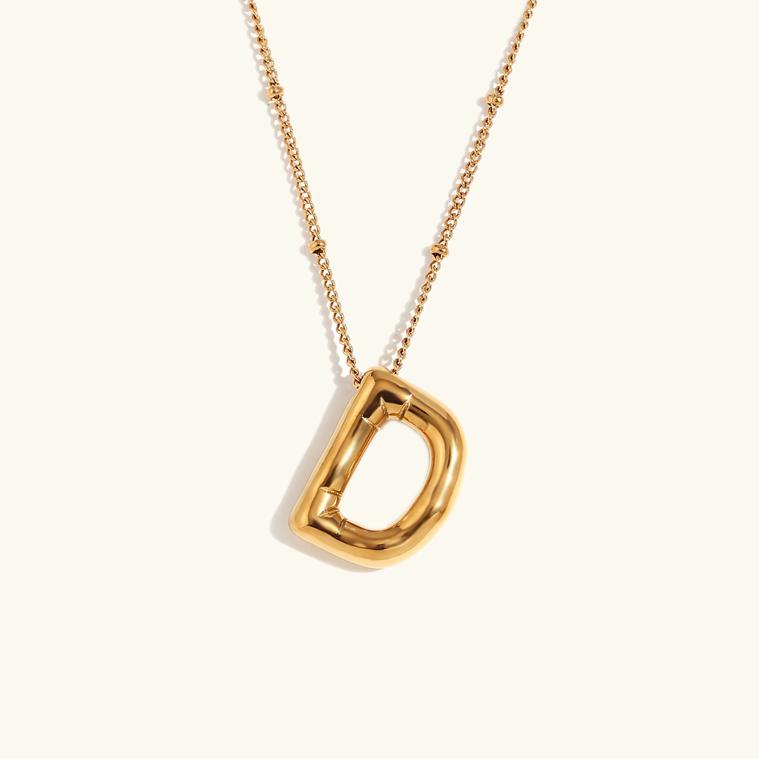Lina – Collar Letra Balón Dorado