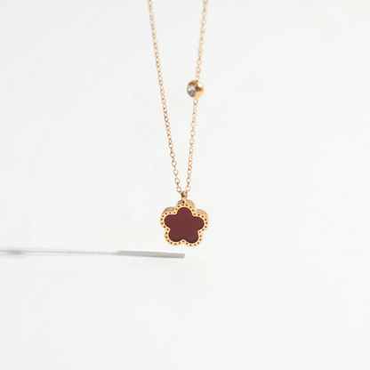 Trébol de cinco hojas - Collar con flores de trébol
